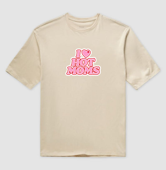 Camiseta Oversized Delgado "I LOVE HOT MOMS"