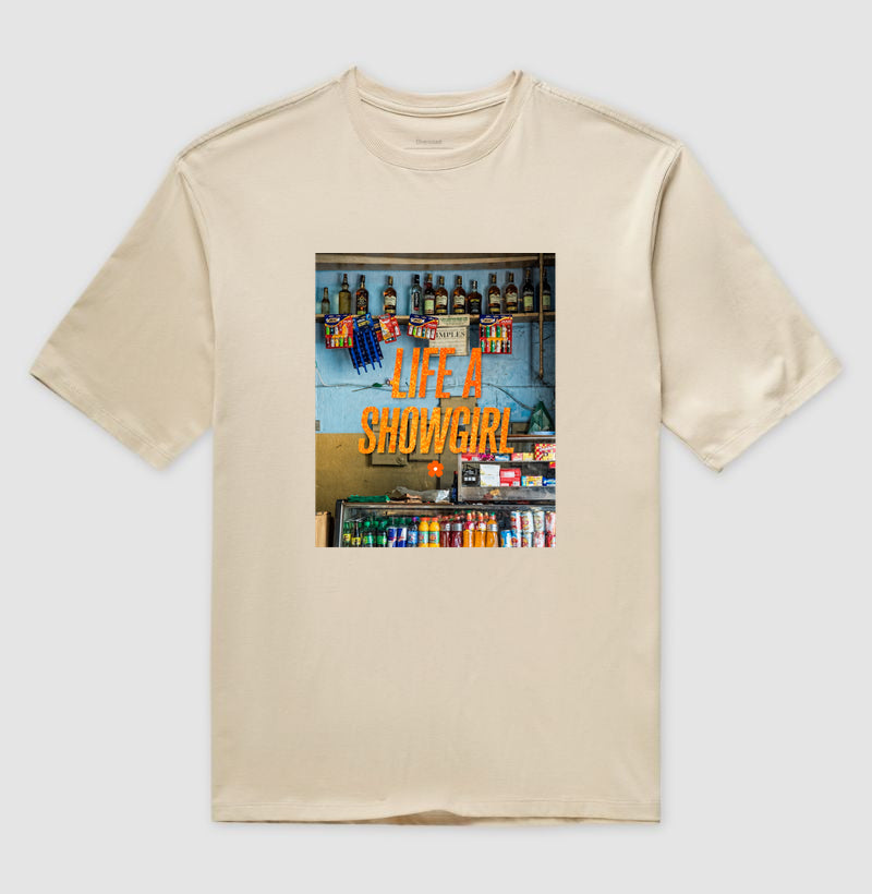 Camiseta Oversized Delgado "LIFE A SHOWGIRL"