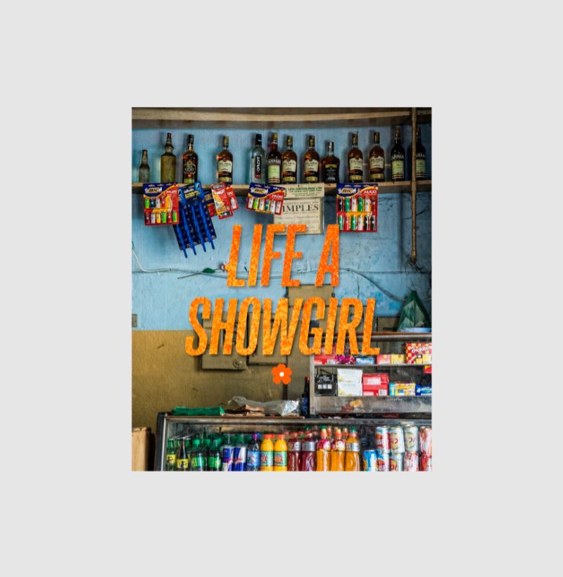 Camiseta Oversized Delgado "LIFE A SHOWGIRL"