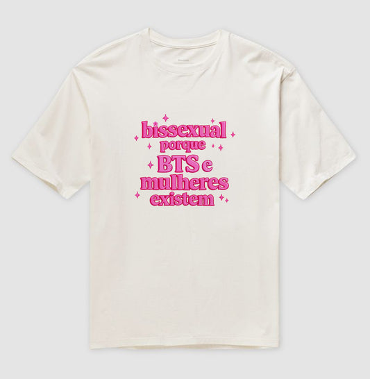 Camiseta Oversized Delgado "bissexual porque BTS e mulheres existem"